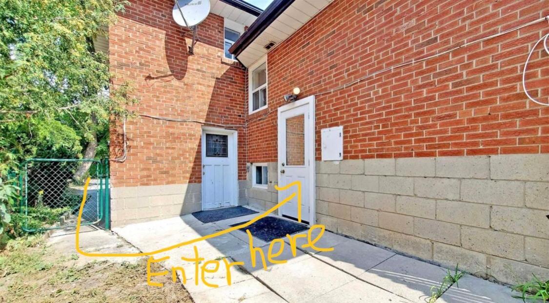 Cozy & Convenient 2-Bedroom Apartment With Private Entrance Toronto Esterno foto