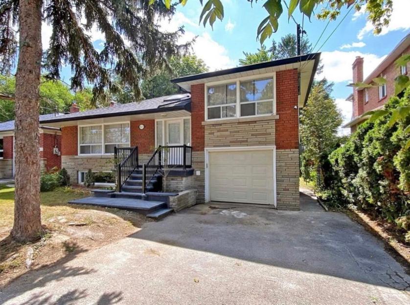 Cozy & Convenient 2-Bedroom Apartment With Private Entrance Toronto Esterno foto